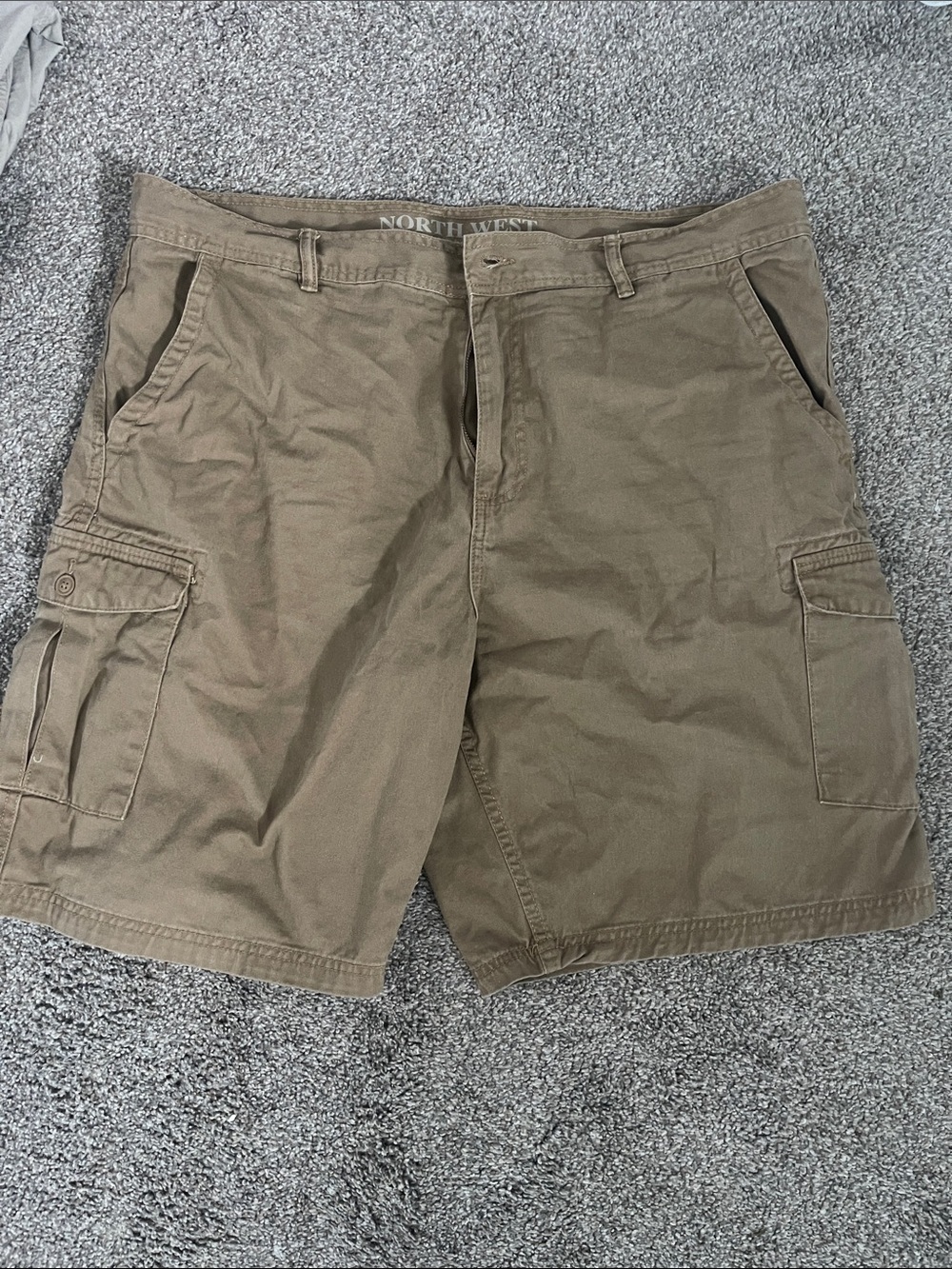 Northwest Tan Cargo Shorts with Multiple Pockets